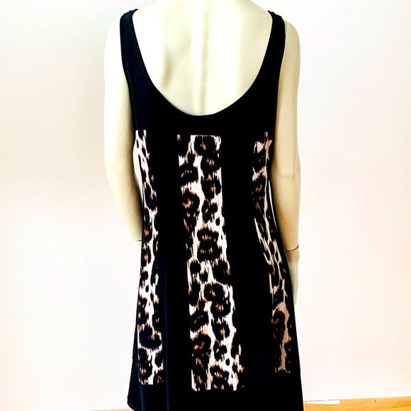Beautiful & slimming sleeveless leopard and black dress! - Picture 2 of 2